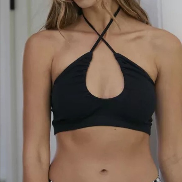 Urban Outfitters x Out From Under Cozy Up Seamless Bra Top - Picture 2 of 4